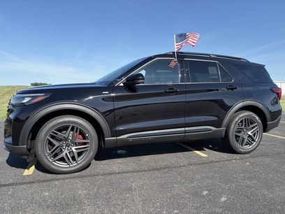 New 2025 Ford Explorer ST-Line w/ Premium Package
