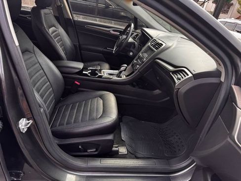 Used 2017 Ford Fusion Titanium AWD/4WD image 30