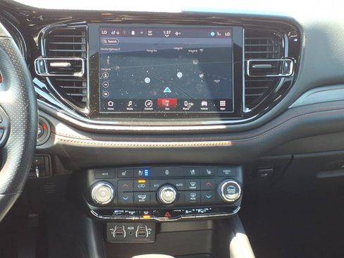 Used 2024 Dodge Durango GT AWD/4WD image 13