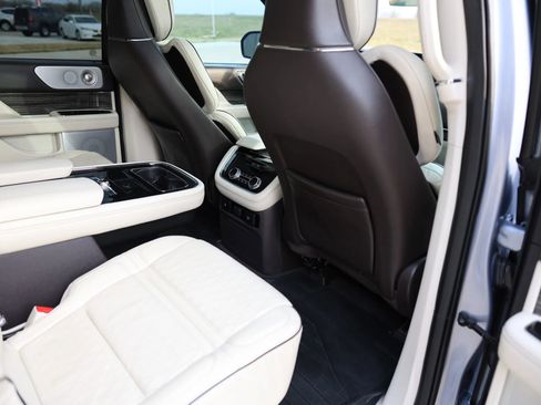 Used 2020 Lincoln Navigator L Black Label w/ Cargo Convenience Package image 43