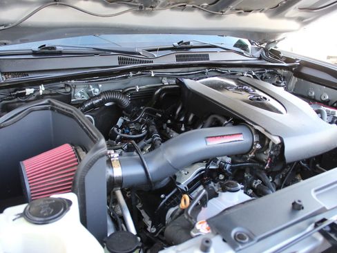 Used 2018 Toyota Tacoma SR5 image 31