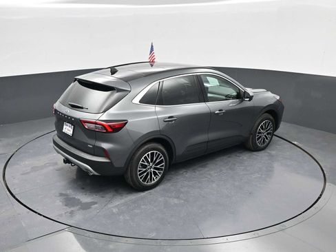 Used 2025 Ford Escape SE w/ PHEV Premium Package image 36