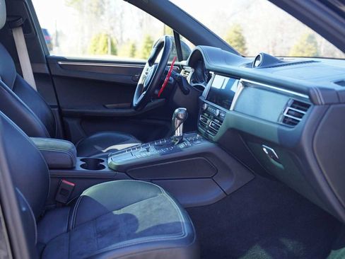 Used 2021 Porsche Macan GTS image 17