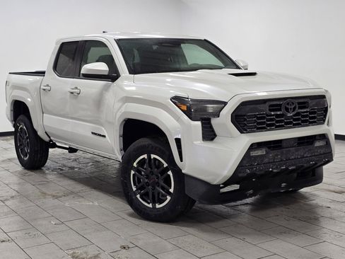New 2026 Toyota Tacoma TRD Sport image 2