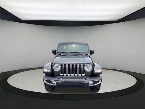 Used 2021 Jeep Gladiator Overland w/ Dual Top Group image 3