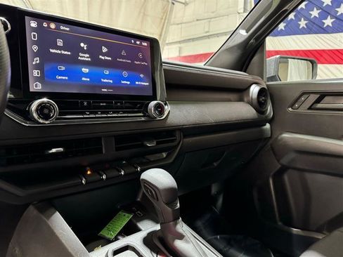 Used 2023 Chevrolet Colorado W/T image 21