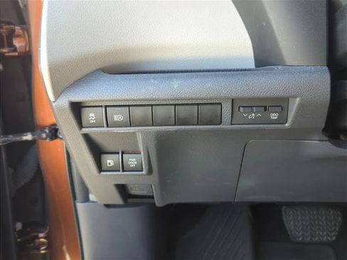 Used 2023 Toyota Sienna XLE FWD image 14
