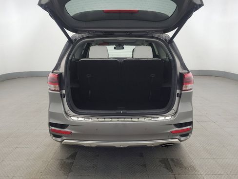 Used 2017 Kia Sorento SX image 29
