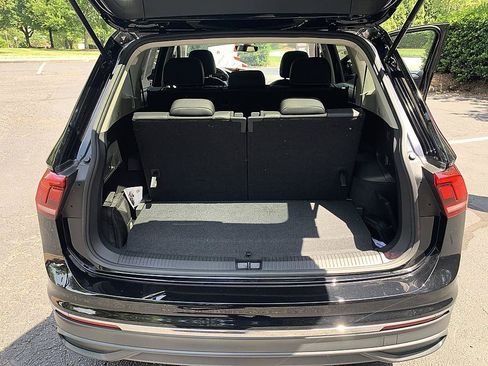 Used 2023 Volkswagen Tiguan SE FWD image 21