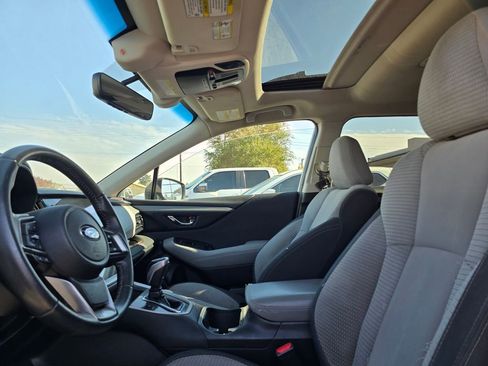 Used 2020 Subaru Outback Premium image 5