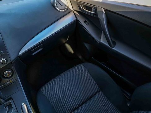 Used 2013 MAZDA MAZDA3 i Touring image 17