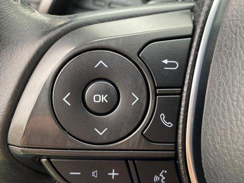 Used 2020 Toyota Camry SE image 17