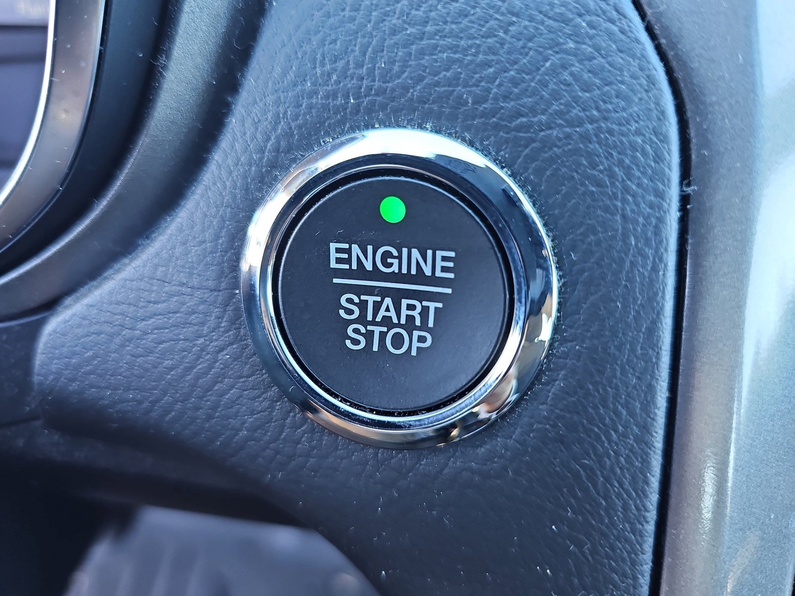 Used 2018 Ford Fusion SE FWD image 28