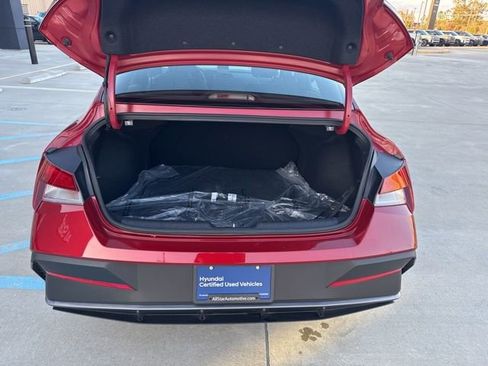 Certified 2025 Hyundai Elantra Sport image 28