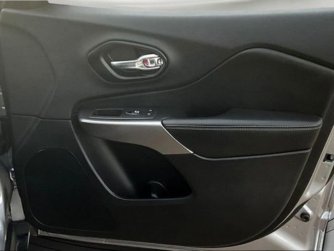 Used 2022 Jeep Cherokee Latitude Lux image 28