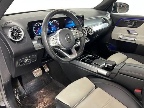 Used 2023 Mercedes-Benz GLB 250 image 28