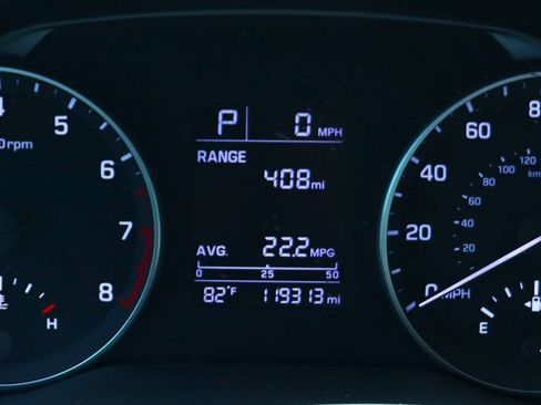 Used 2017 Hyundai Elantra SE image 41