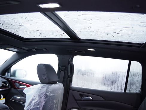 New 2026 Chevrolet Traverse Z71 w/ Driver Confidence Package image 15