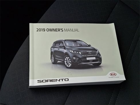 Certified 2019 Kia Sorento LX w/ LX Convenience Package image 24