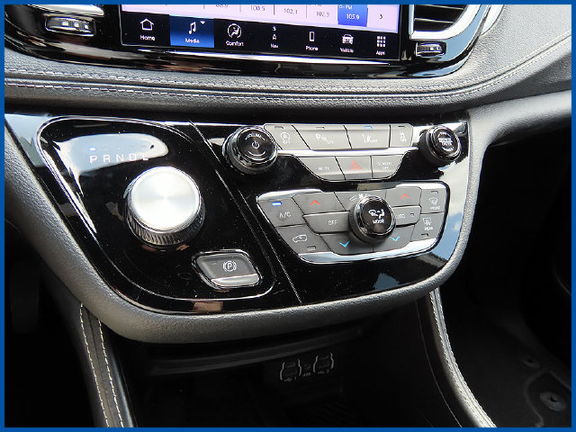 Used 2025 Chrysler Pacifica Limited FWD image 20