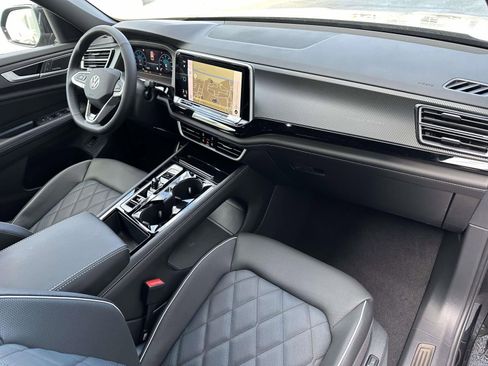 New 2026 Volkswagen Atlas Cross Sport SEL Premium R-Line image 12