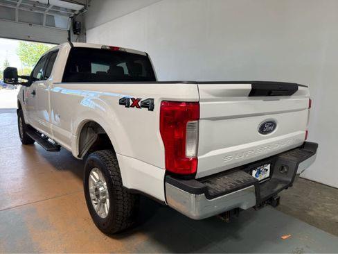 Used 2019 Ford F350 XLT w/ Camper Package AWD/4WD image 3