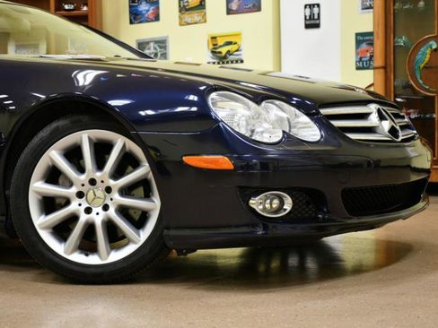Used 2008 Mercedes-Benz SL 550 w/ P1 Pkg image 4