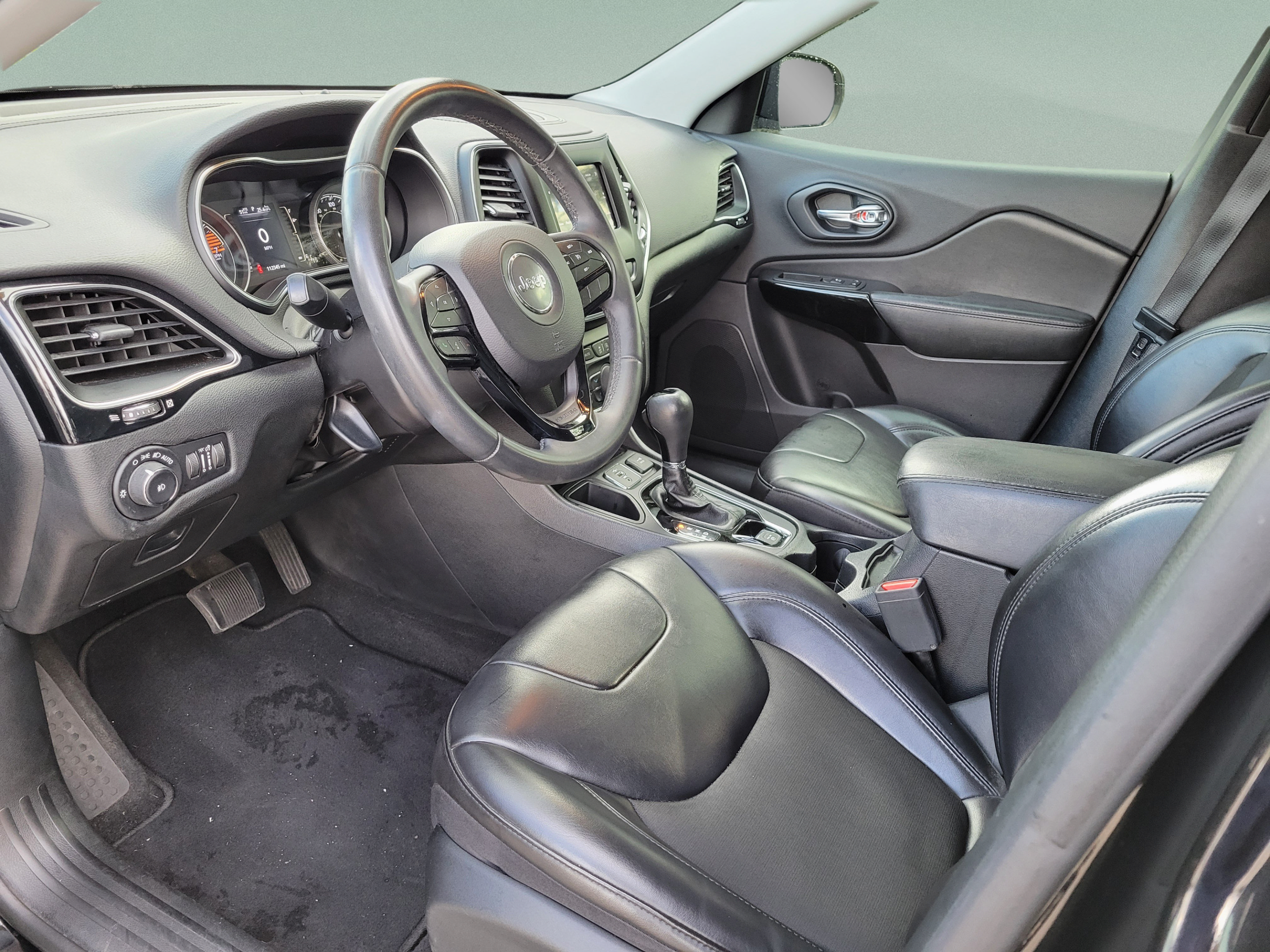 Used 2020 Jeep Cherokee Latitude Plus FWD image 17