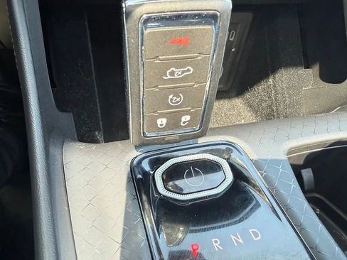 Used 2024 Jeep Wagoneer Launch Edition AWD/4WD image 20
