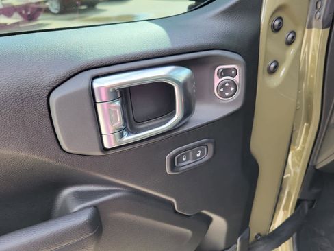 New 2025 Jeep Gladiator Willys image 16