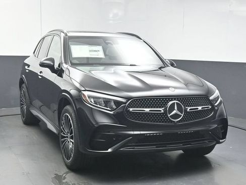 Used 2026 Mercedes-Benz GLC 300 image 2