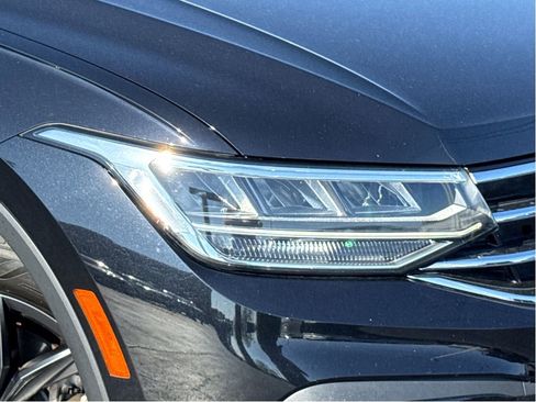 Used 2023 Volkswagen Tiguan SE image 5
