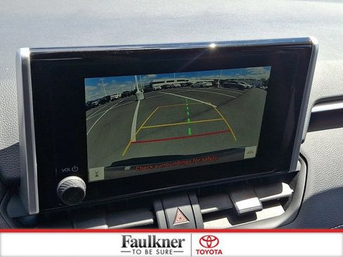 Certified 2025 Toyota RAV4 XLE AWD/4WD image 17