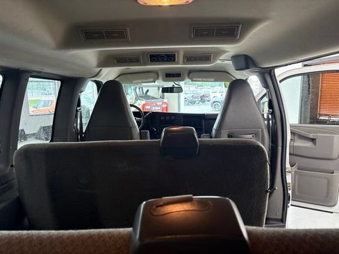 Used 2017 Chevrolet Express 3500 LT w/ LT Preferred Equipment Group RWD image 25
