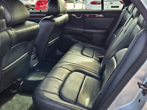 Used 2000 Cadillac De Ville DTS w/ Safety/Security Pkg image 16
