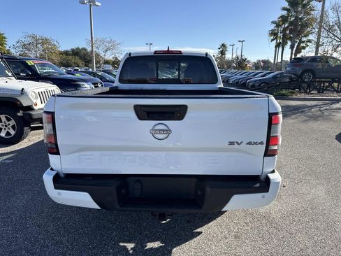 Certified 2022 Nissan Frontier SV w/ Technology Package image 5