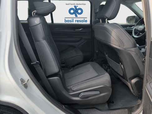 Used 2024 Jeep Grand Cherokee L Laredo w/ Luxury Tech Group I image 21