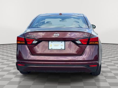 Used 2024 Nissan Altima 2.5 SV FWD image 5