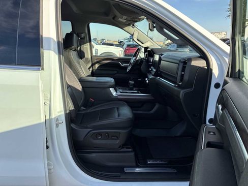 Used 2023 GMC Sierra 1500 SLT image 27