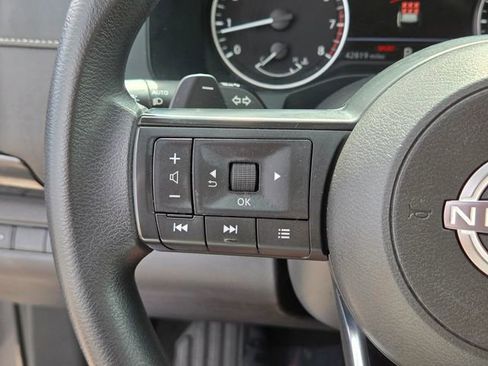 Used 2023 Nissan Pathfinder S image 28