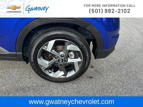 Used 2025 Hyundai Venue SEL FWD image 10