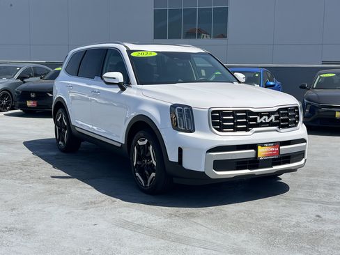 Used 2025 Kia Telluride S FWD image 10