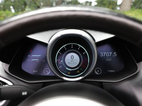 Used 2023 Aston Martin V8 Vantage Roadster RWD image 15