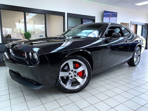 Used 2009 Dodge Challenger R/T RWD image 1