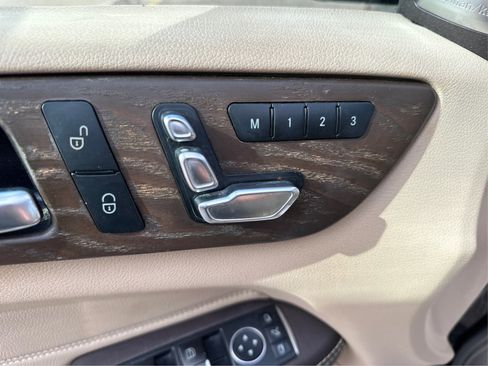 Used 2019 Mercedes-Benz GLE 400 4MATIC w/ Premium 2 Package image 31