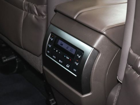 Used 2023 Lexus GX 460 Premium image 52