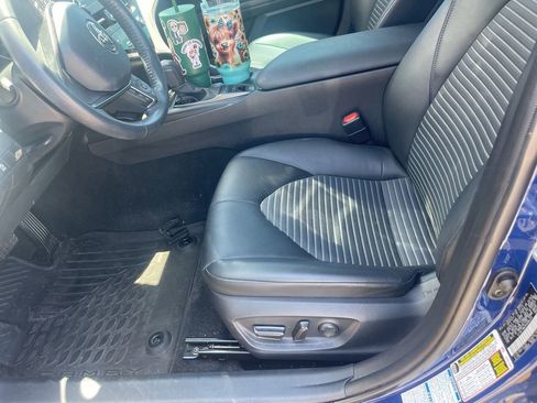 Used 2023 Toyota Camry SE image 4