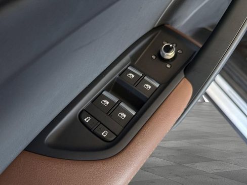 Used 2023 Audi Q5 Prestige w/ Prestige Package image 10