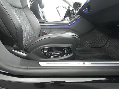 Used 2022 Audi S8 image 45