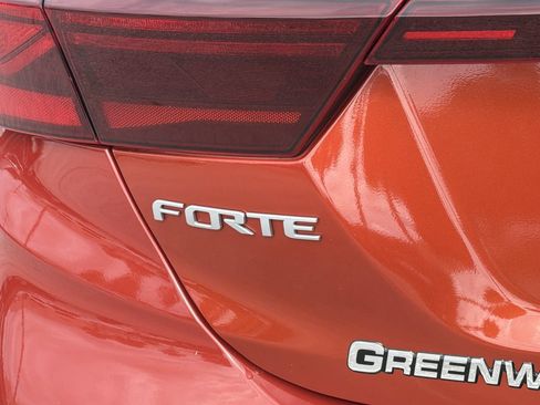 Used 2023 Kia Forte LXS w/ LXS Technology Package FWD image 9